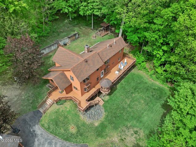 64 Ford Road, Troy, NY 12180