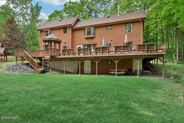 64 Ford Road, Troy, NY 12180