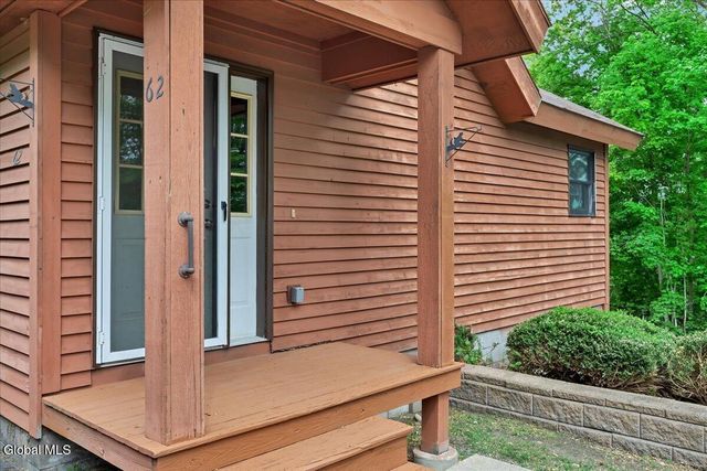 64 Ford Road, Troy, NY 12180