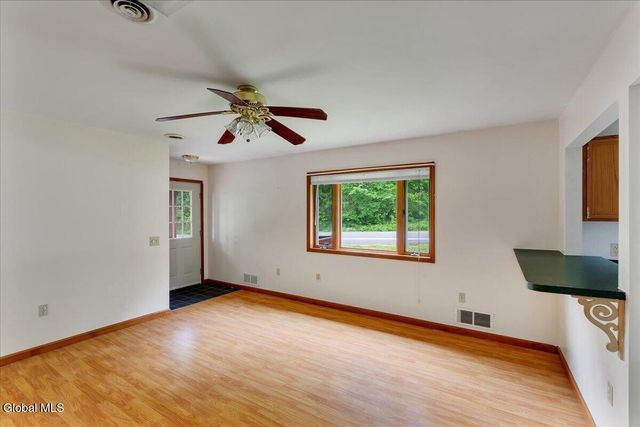 64 Ford Road, Troy, NY 12180