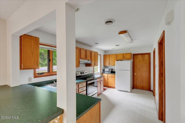 64 Ford Road, Troy, NY 12180
