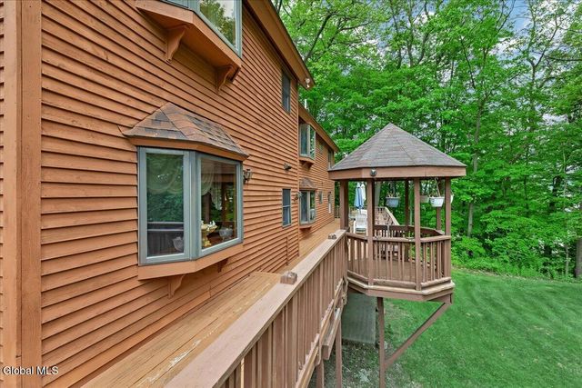 64 Ford Road, Troy, NY 12180
