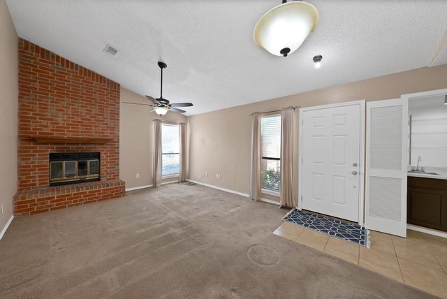 935 Cedarland Boulevard, Arlington, TX 76011