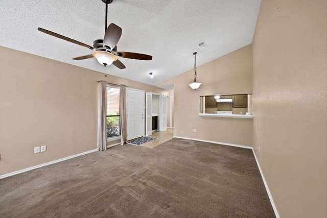 935 Cedarland Boulevard, Arlington, TX 76011