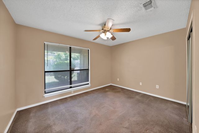 935 Cedarland Boulevard, Arlington, TX 76011