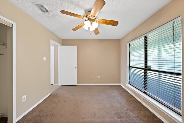 935 Cedarland Boulevard, Arlington, TX 76011