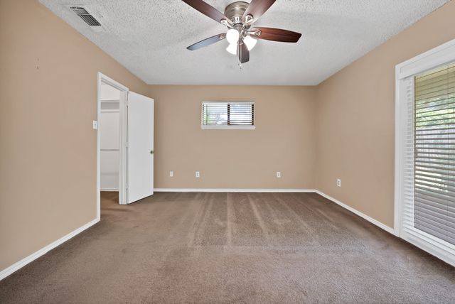 935 Cedarland Boulevard, Arlington, TX 76011