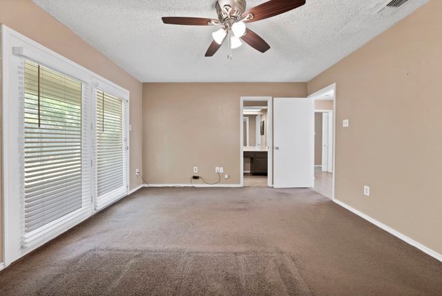 935 Cedarland Boulevard, Arlington, TX 76011