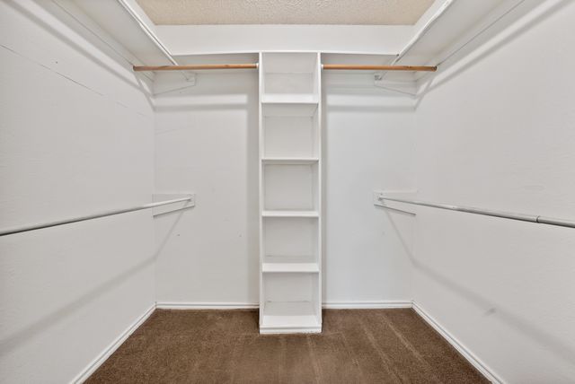 935 Cedarland Boulevard, Arlington, TX 76011