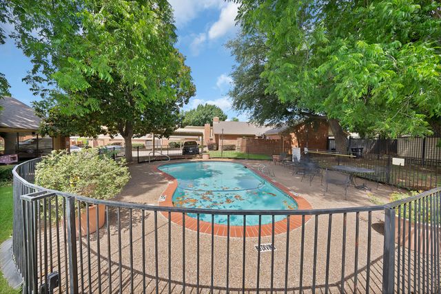 935 Cedarland Boulevard, Arlington, TX 76011
