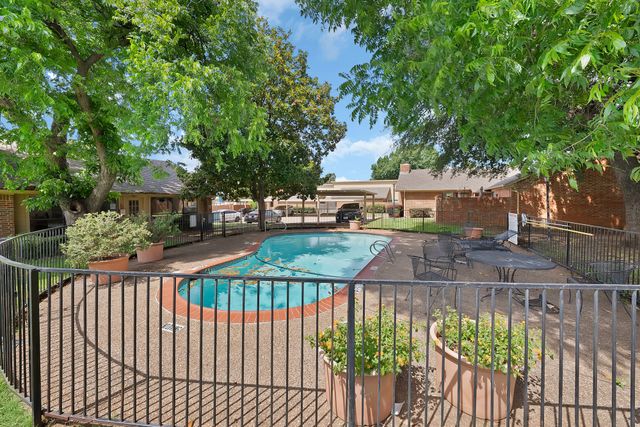 935 Cedarland Boulevard, Arlington, TX 76011