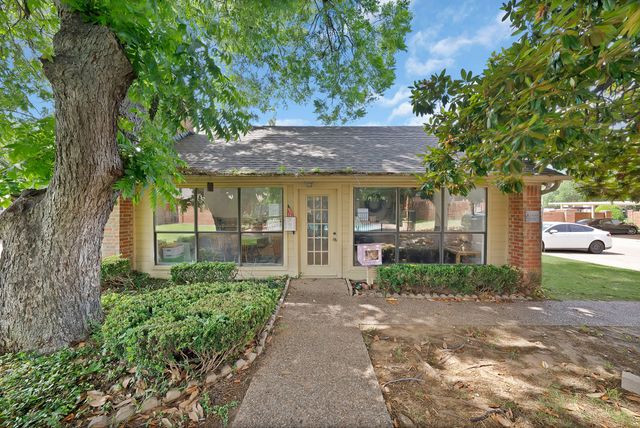 935 Cedarland Boulevard, Arlington, TX 76011
