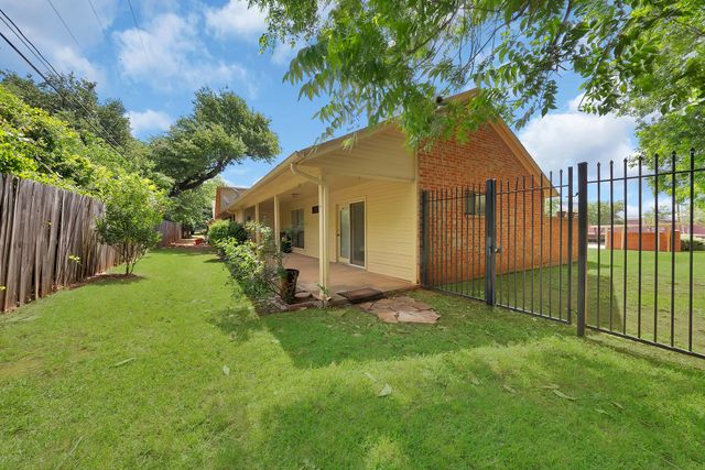 935 Cedarland Boulevard, Arlington, TX 76011