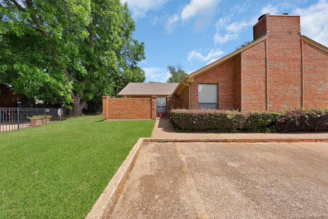 935 Cedarland Boulevard, Arlington, TX 76011