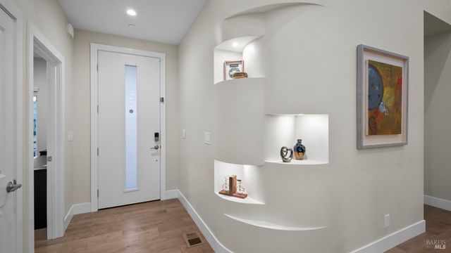 3720 Deauville Pl, Santa Rosa, CA 95403