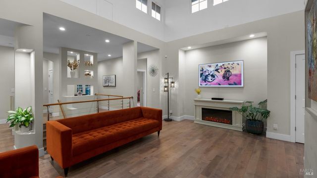 3720 Deauville Pl, Santa Rosa, CA 95403