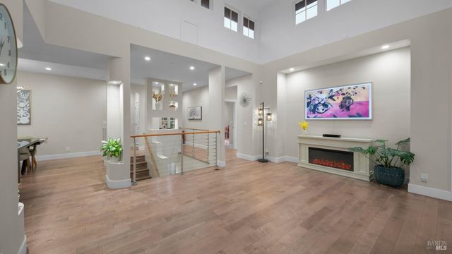 3720 Deauville Pl, Santa Rosa, CA 95403