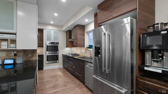 3720 Deauville Pl, Santa Rosa, CA 95403