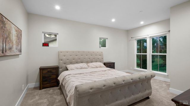 3720 Deauville Pl, Santa Rosa, CA 95403