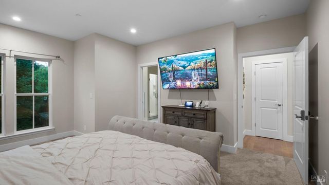 3720 Deauville Pl, Santa Rosa, CA 95403