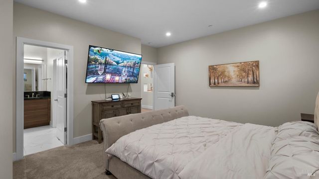 3720 Deauville Pl, Santa Rosa, CA 95403