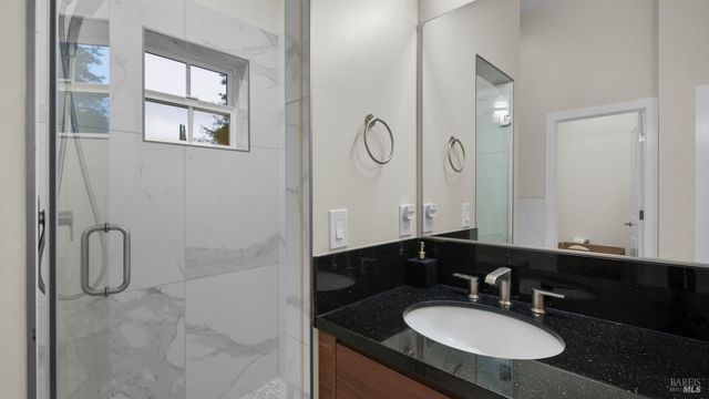 3720 Deauville Pl, Santa Rosa, CA 95403