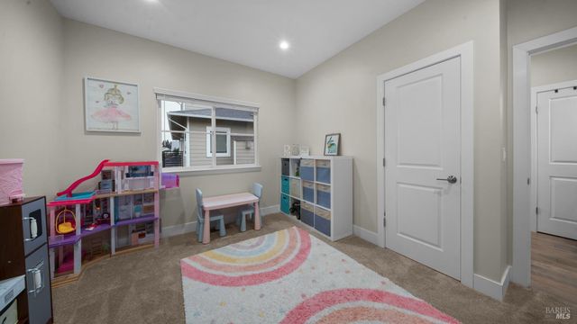 3720 Deauville Pl, Santa Rosa, CA 95403