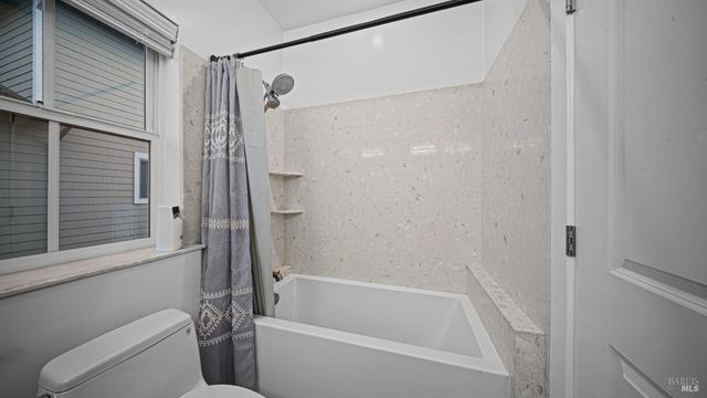 3720 Deauville Pl, Santa Rosa, CA 95403