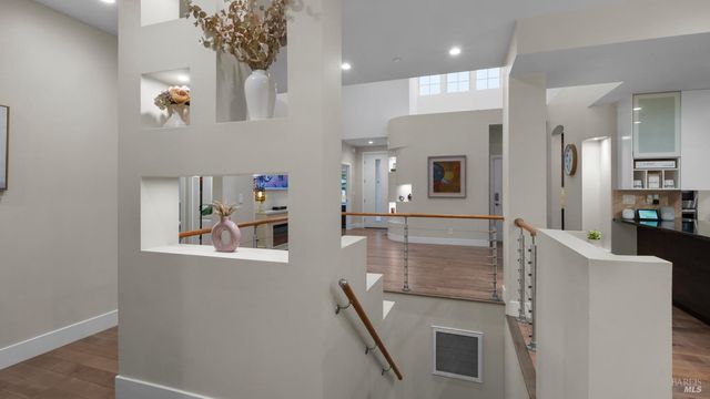 3720 Deauville Pl, Santa Rosa, CA 95403