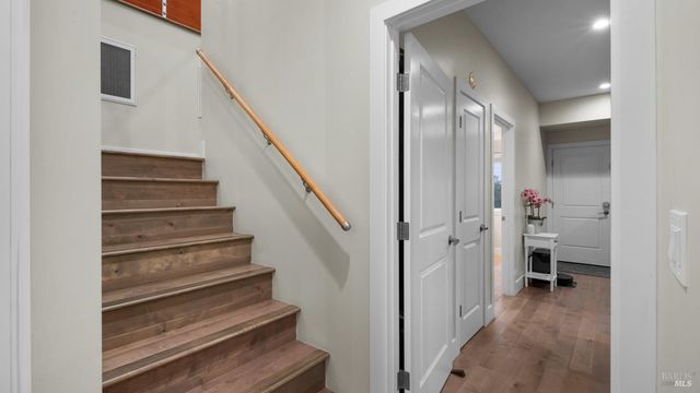 3720 Deauville Pl, Santa Rosa, CA 95403