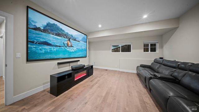 3720 Deauville Pl, Santa Rosa, CA 95403