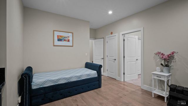 3720 Deauville Pl, Santa Rosa, CA 95403