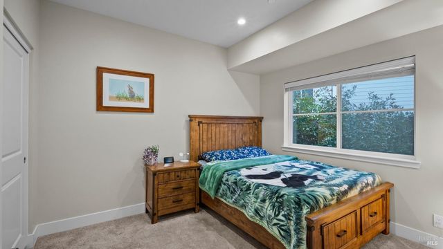 3720 Deauville Pl, Santa Rosa, CA 95403