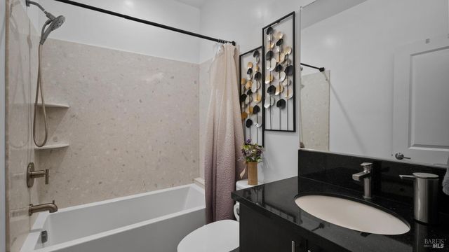 3720 Deauville Pl, Santa Rosa, CA 95403