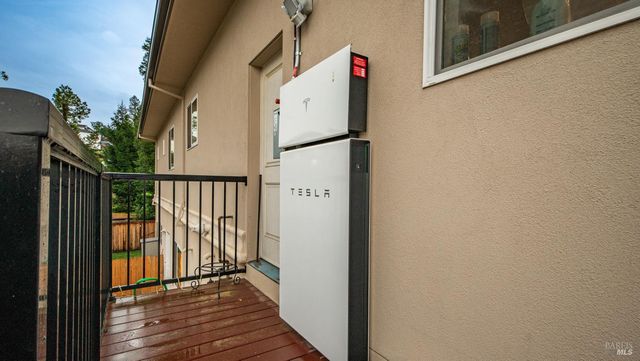 3720 Deauville Pl, Santa Rosa, CA 95403