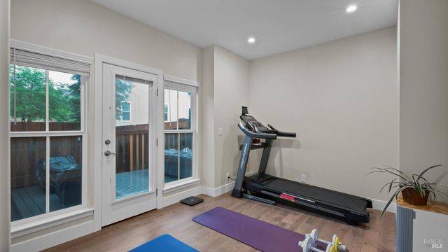 3720 Deauville Pl, Santa Rosa, CA 95403