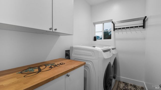 3720 Deauville Pl, Santa Rosa, CA 95403