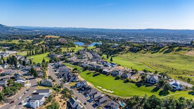 3720 Deauville Pl, Santa Rosa, CA 95403