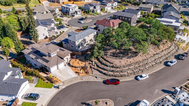 3720 Deauville Pl, Santa Rosa, CA 95403