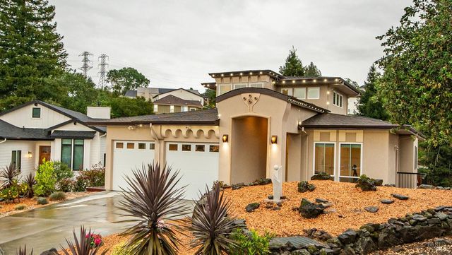 3720 Deauville Pl, Santa Rosa, CA 95403