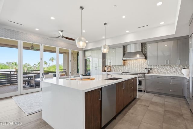 6180 N LAS BRISAS Drive, Paradise Valley, AZ 85253