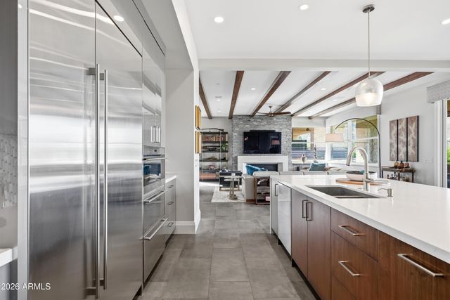 6180 N LAS BRISAS Drive, Paradise Valley, AZ 85253