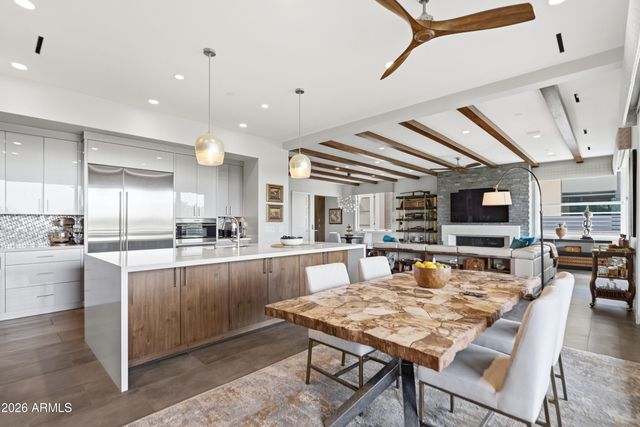 6180 N LAS BRISAS Drive, Paradise Valley, AZ 85253