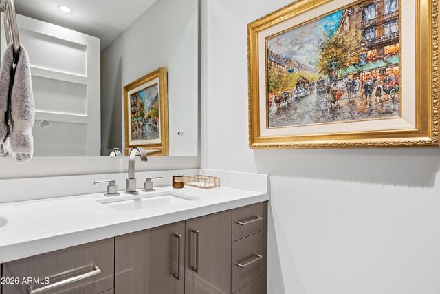 6180 N LAS BRISAS Drive, Paradise Valley, AZ 85253