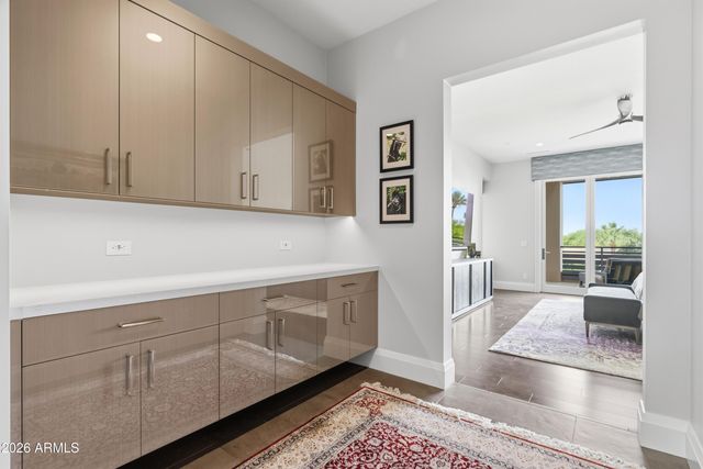 6180 N LAS BRISAS Drive, Paradise Valley, AZ 85253