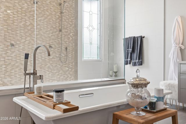 6180 N LAS BRISAS Drive, Paradise Valley, AZ 85253