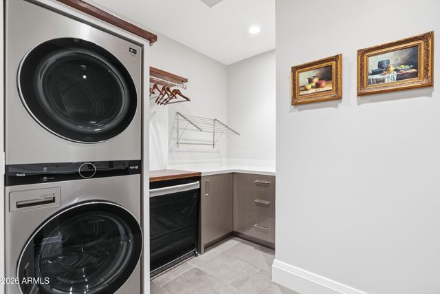 6180 N LAS BRISAS Drive, Paradise Valley, AZ 85253