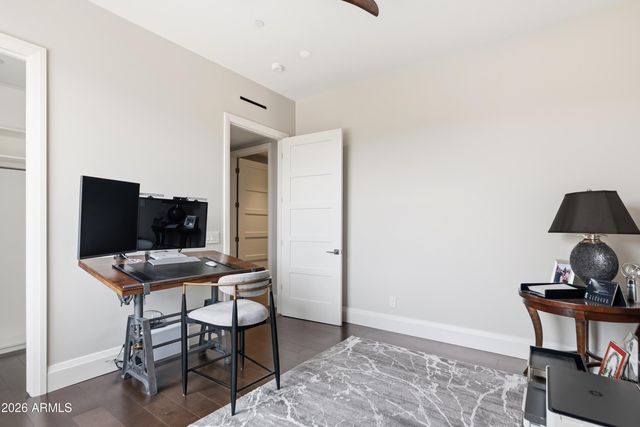 6180 N LAS BRISAS Drive, Paradise Valley, AZ 85253