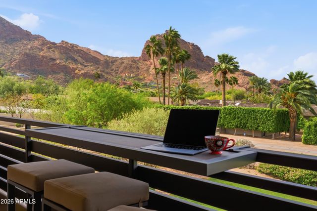 6180 N LAS BRISAS Drive, Paradise Valley, AZ 85253