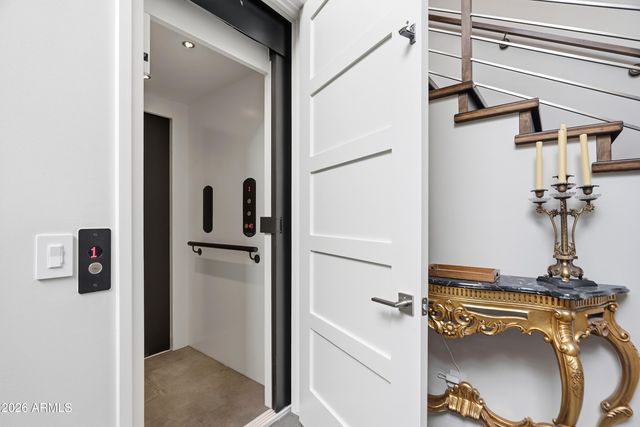 6180 N LAS BRISAS Drive, Paradise Valley, AZ 85253